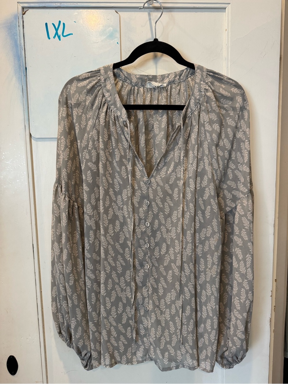 Light Gray Leaf-Print Button Front Blouse